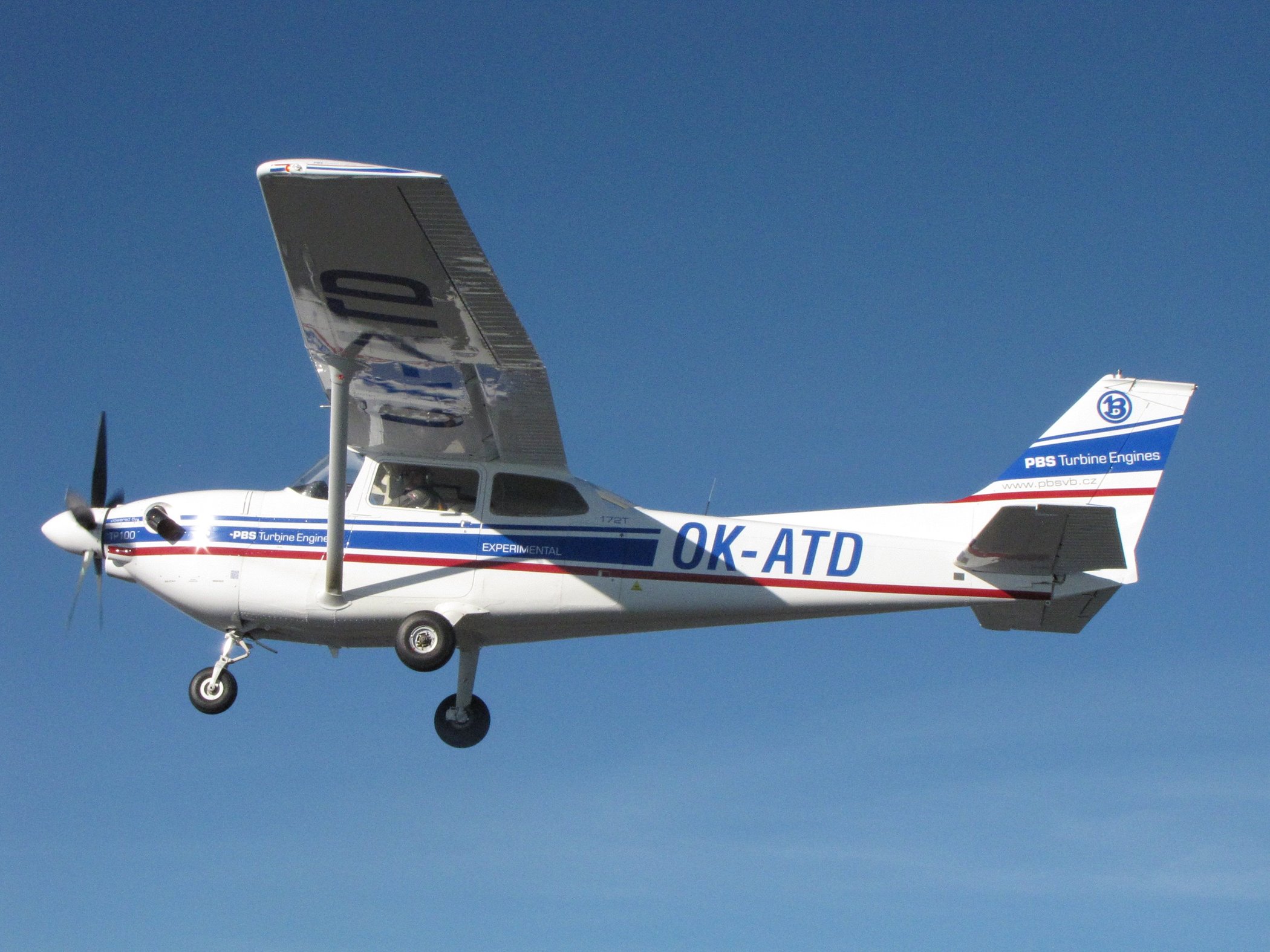 The Cessna 172t Flies With Tp100 Engine Pbs Aerospace